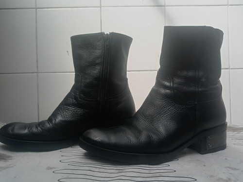 Botas De Cuero Vacuno Sarkany Negras