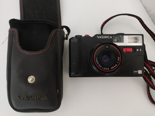 Máquina Fotográfica Yashica Anos 80 E 90 