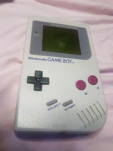 Gameboy Dmg. Liga E Lê Jogo. Tela Com Dois Riscos  Na Tela