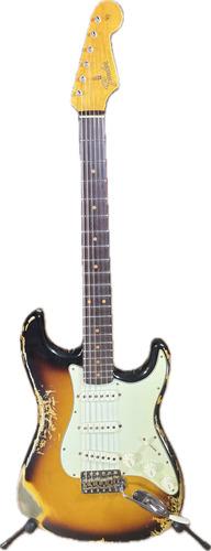 Guitarra Fender Custom Shop 61 Heavy Relic 3 Color Sunburst.