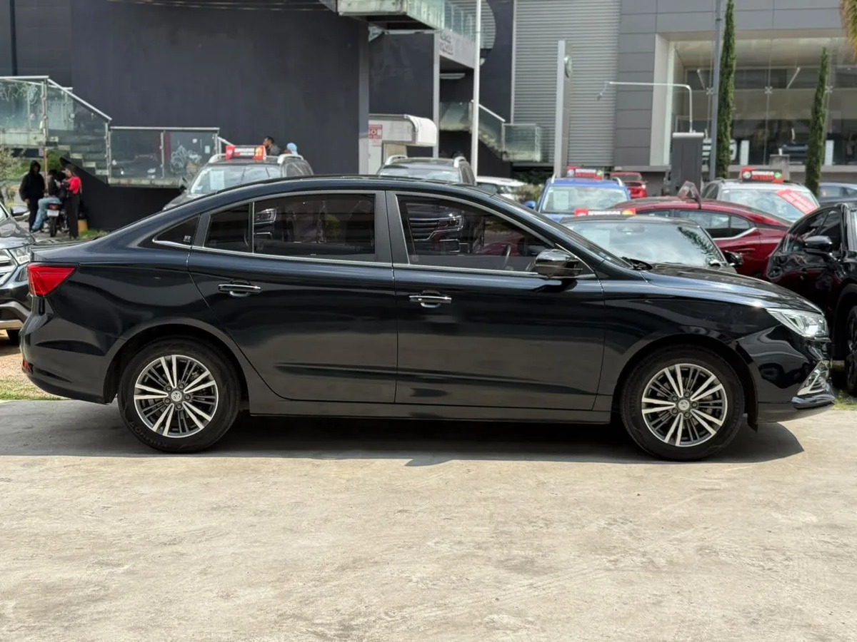 MG MG5 2024 - Imagen 10