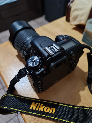 Nikon D7500 + Lente 18-105 Vr (clicks 1740)