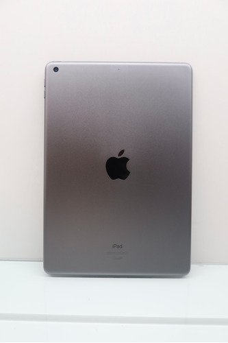 iPad Apple (7a Gen), 32 Gb, Silver Gray + Apple Pencil (1a)
