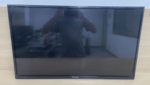 Tv 32 Polegadas Panasonic Tc-32a400b Com Defeito Na Tela