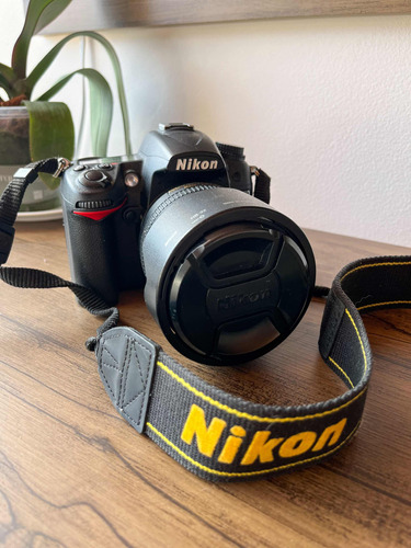 Cámara Nikon D7000 + Lente Nikon 18-105mm + Accesorios