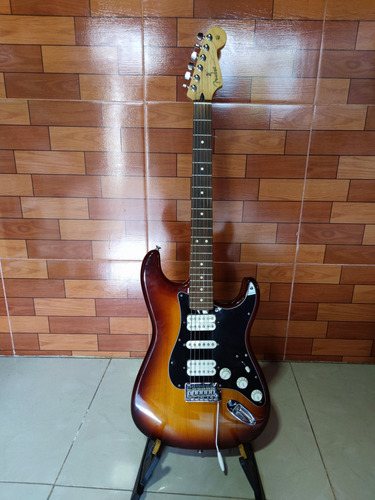 Guitarra Eléctrica Fender Stratocaster Player Hsh