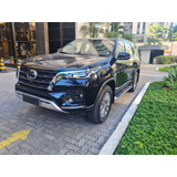 Toyota Hilux Sw4 2.8 D-4d Turbo Diesel Srx 7l 2023 Blidanda