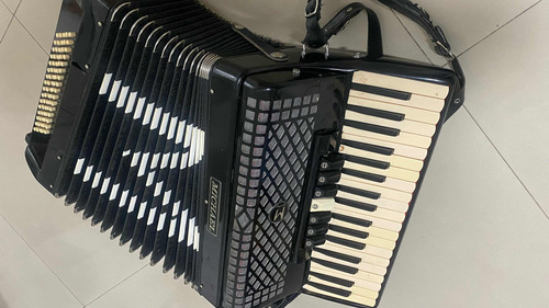 Acordeon Michael 80 Baixos Preta