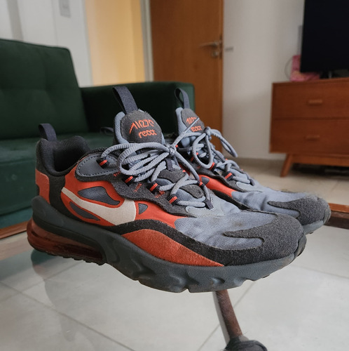 Zapatilla Nike Air 270 React Gris/naranja