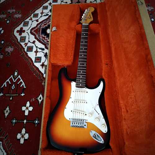 Squier Stratocaster Strat ( Affinity, Standard, Vintaged )