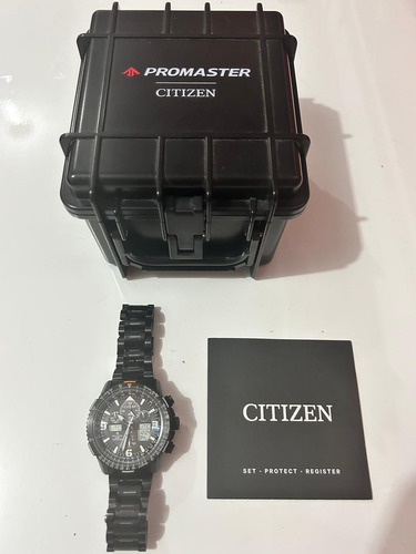 Relógio Citizen Eco-drive Rádio Skyhawk Preto Jy8075-51e