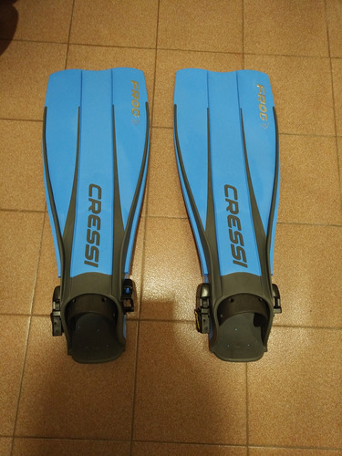 Aletas De Buceo Marca Cressi Modelo Frog-talle M - L