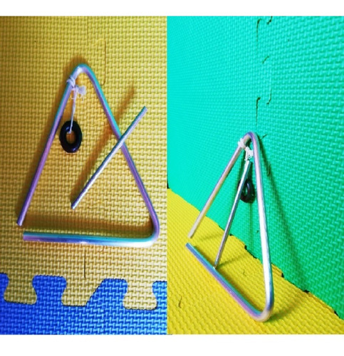 2 Triángulos Metálicos Musicales. Infantil, 12.5x14.5cm.