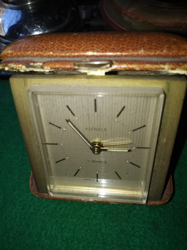 Antiguo Reloj . Funcionando Perfecto Despertador De Viaje 
