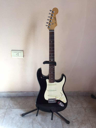 Guitarra Stratocaster Fernandes
