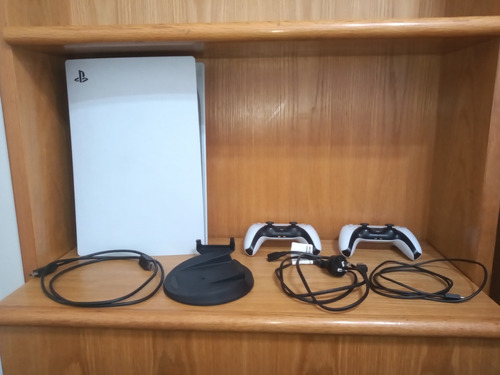 Playstation 5 Standard 825gb - Con 2 Mandos Y 3 Juegos