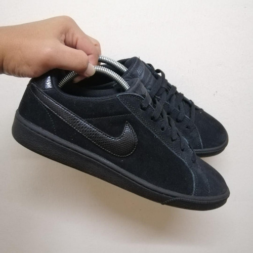 Nike Court Majestic Suede Low-top Black