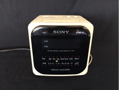 978: Radio Relógio Da Marca Sony