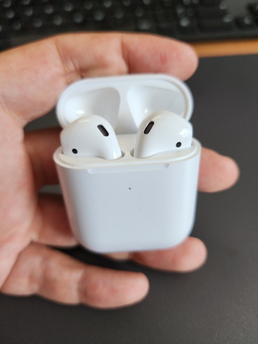 Apple AirPods 2