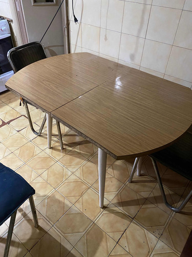 Mesa Enchapada Formica.