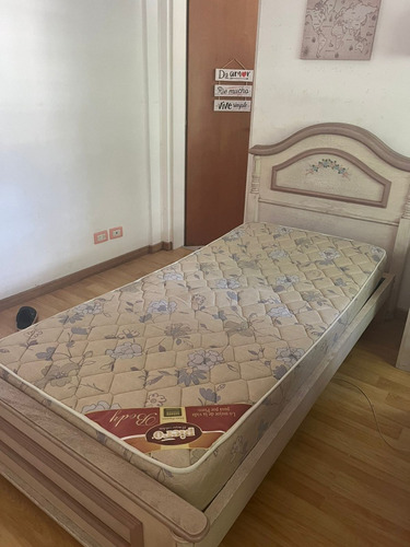 Cama Laqueada 190cmx90cm Maciza Marca Opus Con Colchón 