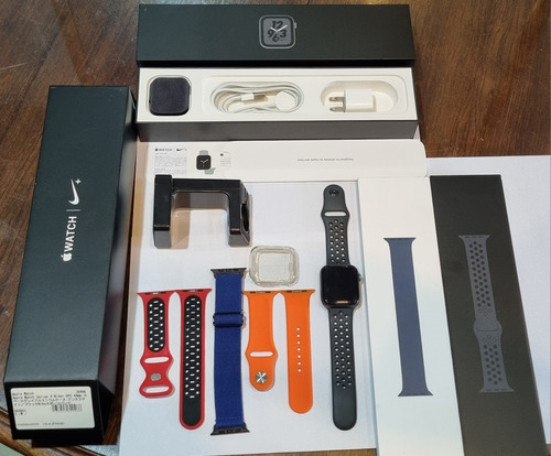 Apple Watch Serie 4 Nike+ ,caja, Accesorios - Impecable