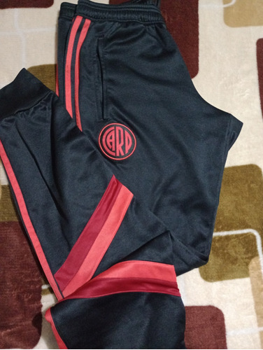 Pantalón De River