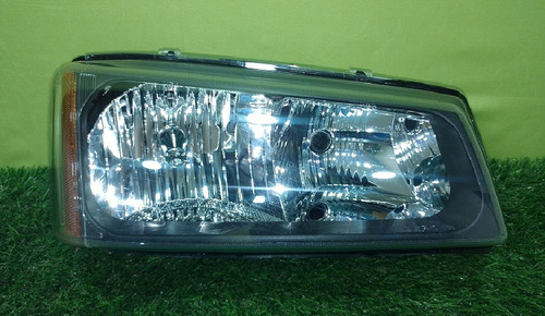 Faro Chevrolet Cheyenne 2003-2004-2005-2006-2007 Derecho Foto 4