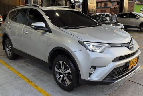 Toyota Rav 4 Street 2.0