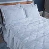 Kit Cobre Leito Percal Cama Super King 3,10m X 2,80m 200fios Cor Branco Com Azul Bordado Percal Costurado 200 Fios