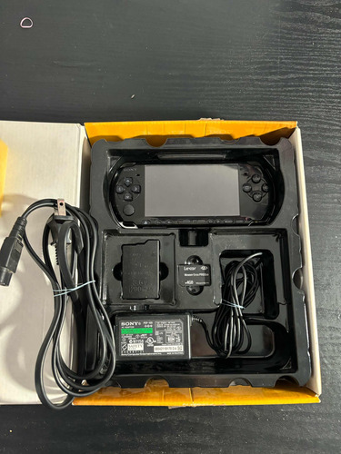 Psp Slim 3000 Con Caja Y Juegos