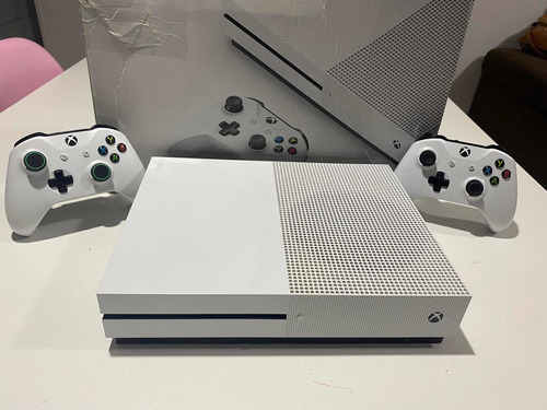 Microsoft  Xbox One S 1tb 2 Controles