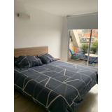 Cama Queen Pullman + 2 Mesitas De Noche