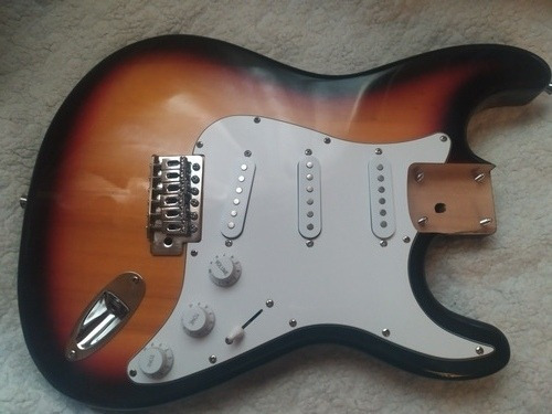 Cuerpo Stratocaster 3 Tone Sunburst Completo - Body Alder