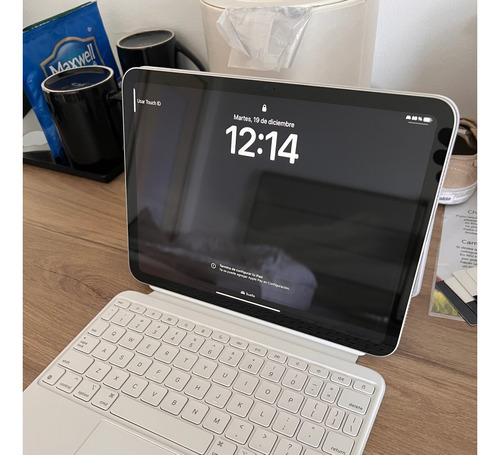 iPad  Apple  10th Generation 2022  10.9  64gb Plata+teclado