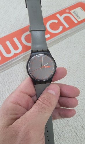 Reloj Swatch Quartz Gris Caucho Usado