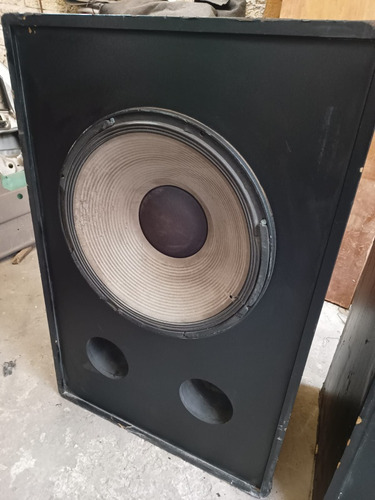 Subwoofer Jbl Pro 18 Con Cajón Bafle Modelo 4645b