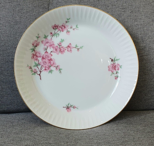 Plato De Porcelana Tsuji Con Flores Rosas