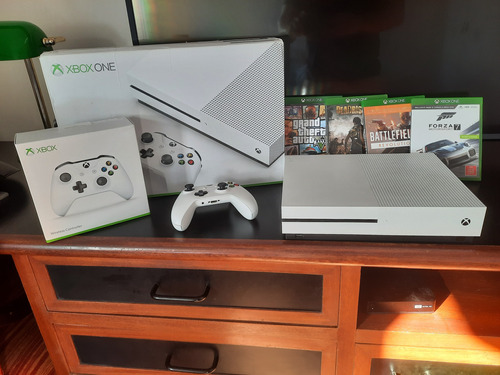 Xbox One S 1tb Com Dois Controles E 4 Jogos Originais