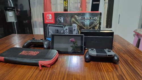 Nintendo Switch Edición Diablo 3 + Dos Joystick + 4 Juegos 