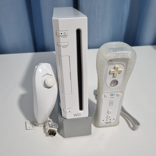 Nintendo Wii Branco - D3sbl0que4do + Sd 16 Gigas Com Jogos (4)