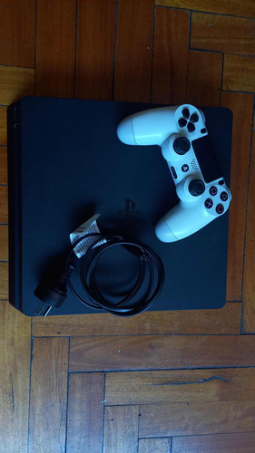 Ps4 Sony Slim 500gb + Todos Sus Cables + 2 Joysticks