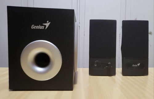 Parlantes Genius 2.1 Con Subwoofer 