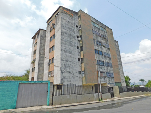Maria E. Oropeza Vende Negociable Acogedor Ph Apartamento 176.23 M2 En La Mata, Lara#25-18195