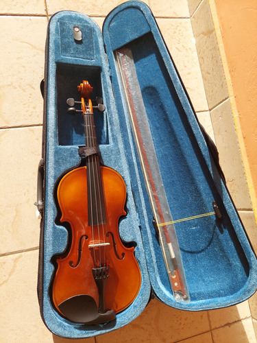 Violin 4/4. Modelo Superior. Yarelly