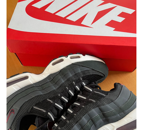 Nike Air Max 95 Essential