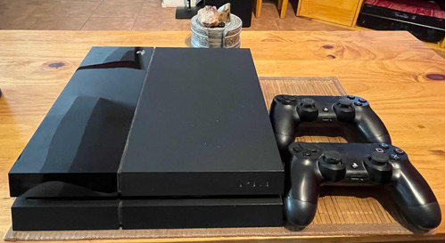 Sony Playstation 4 500 Gb 2 Controles + Cable Hdmi