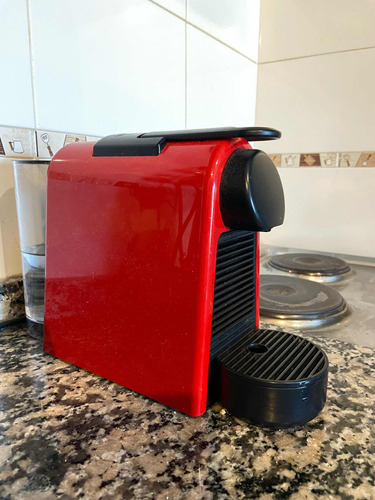 Cafetera Nespresso Essenza Mini Red