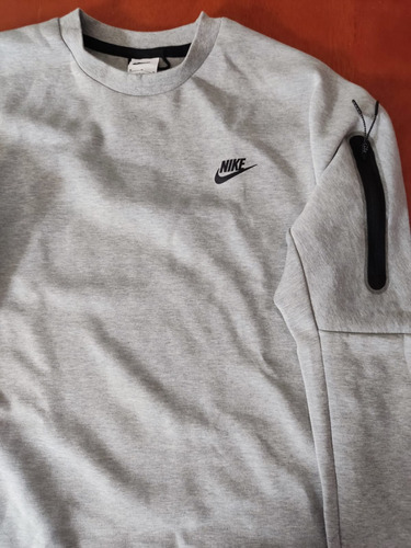 Sudadera Nike Tech Flecee Color Gris