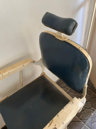 Cadeira Antiga De Barbeiro E/ou Cabelereiro - Ferrante